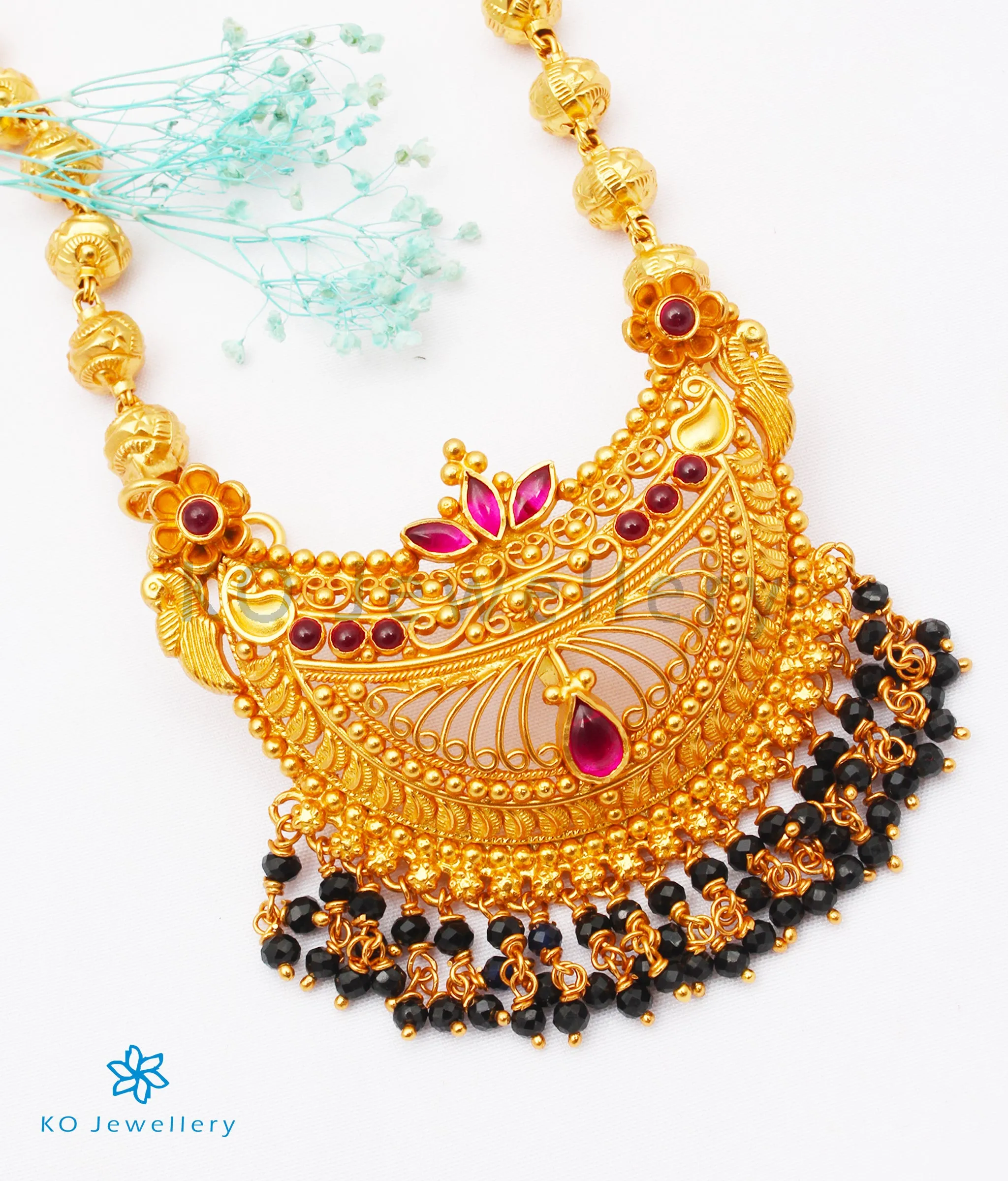 The Tvam Silver Necklace (Black)
