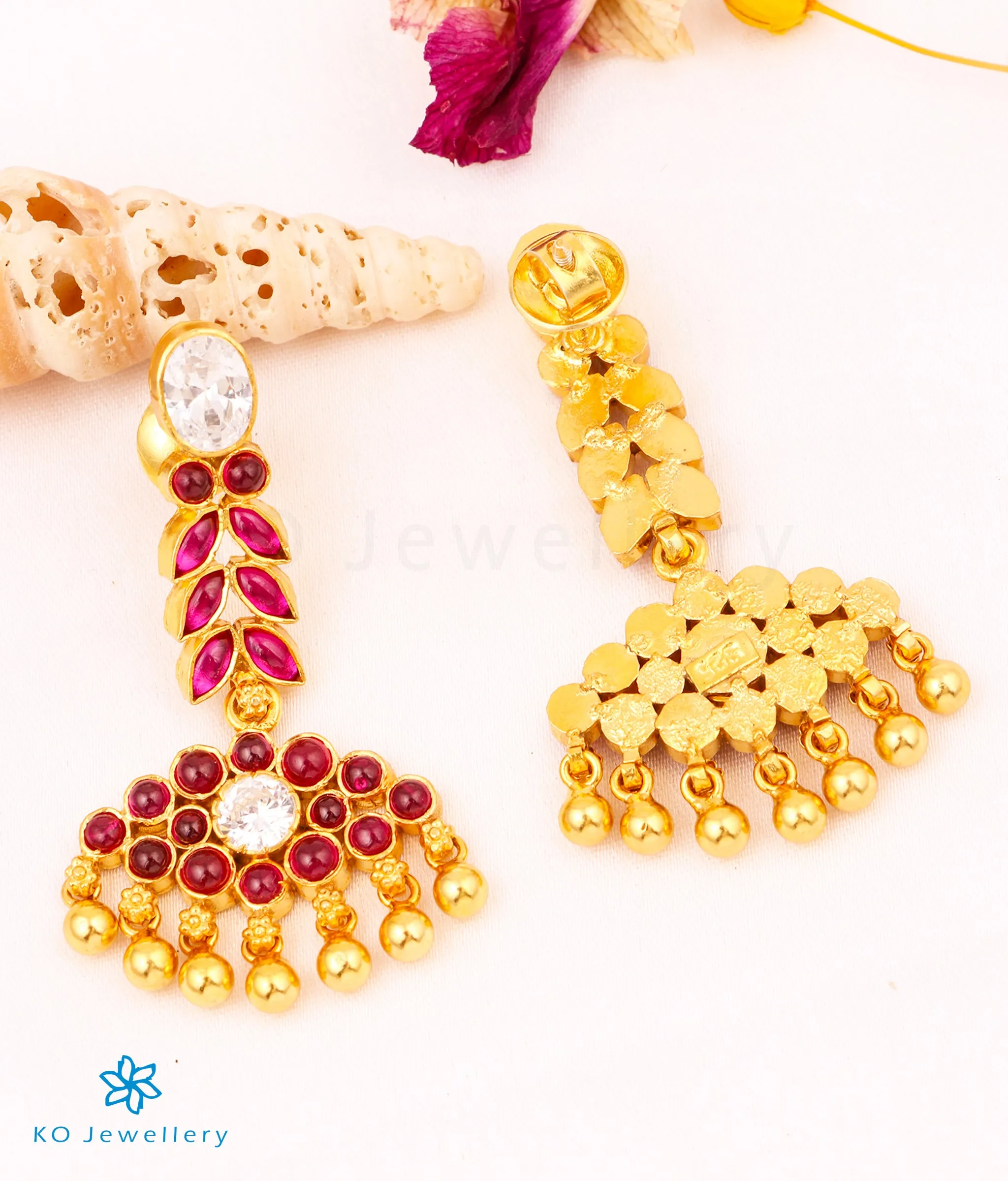 The Varsha Silver Kempu Earrings (Red/White))