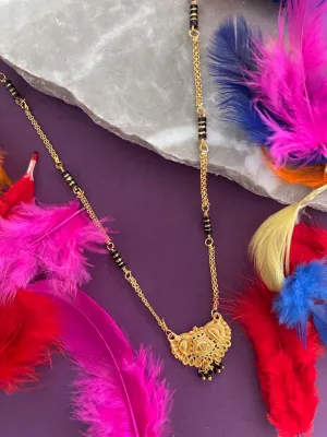 Traditional Marathi Style Short Mangalsutra Designs Gold Pendant Simple Black Beads Gold Chain