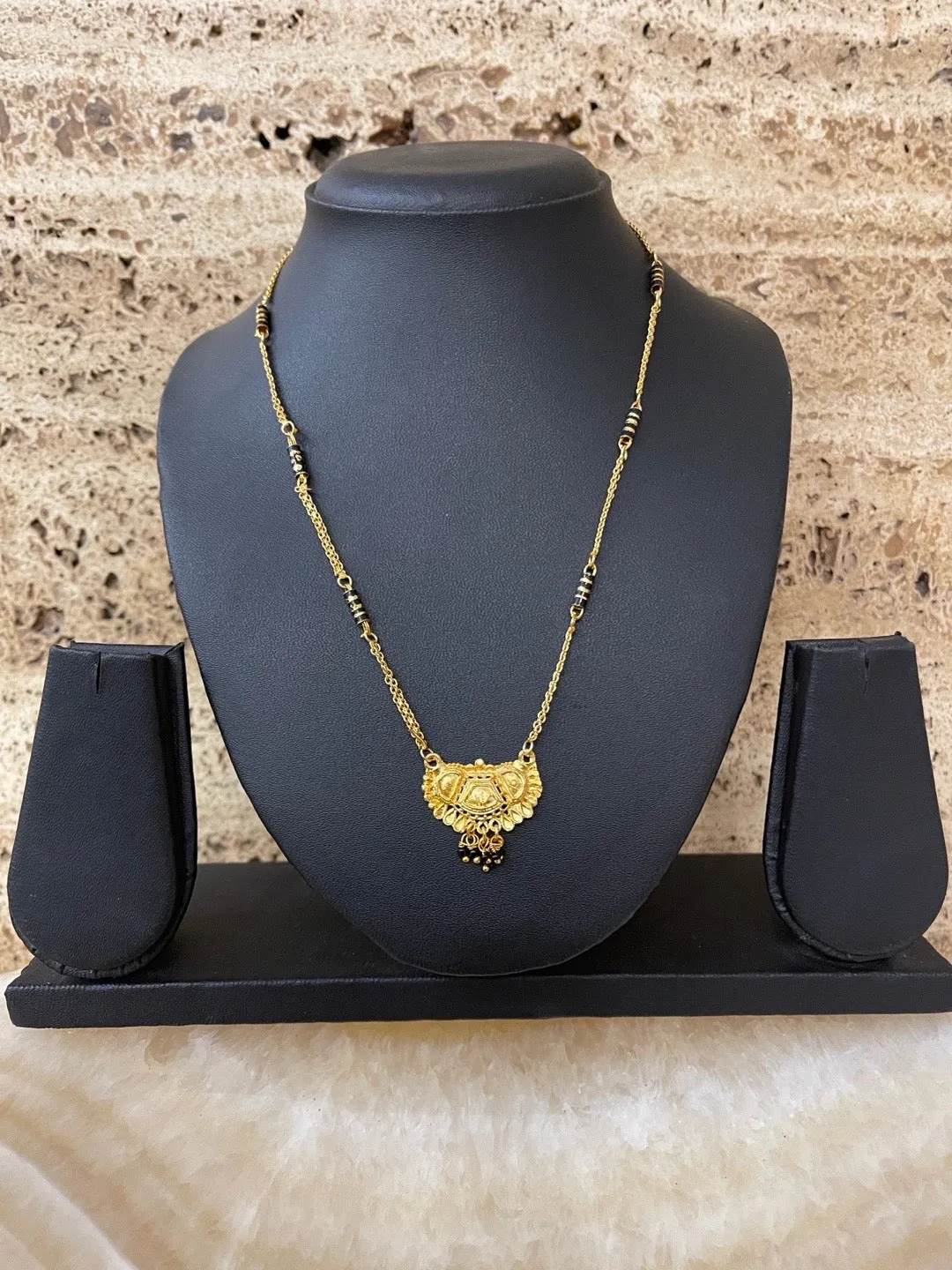 Traditional Marathi Style Short Mangalsutra Designs Gold Pendant Simple Black Beads Gold Chain