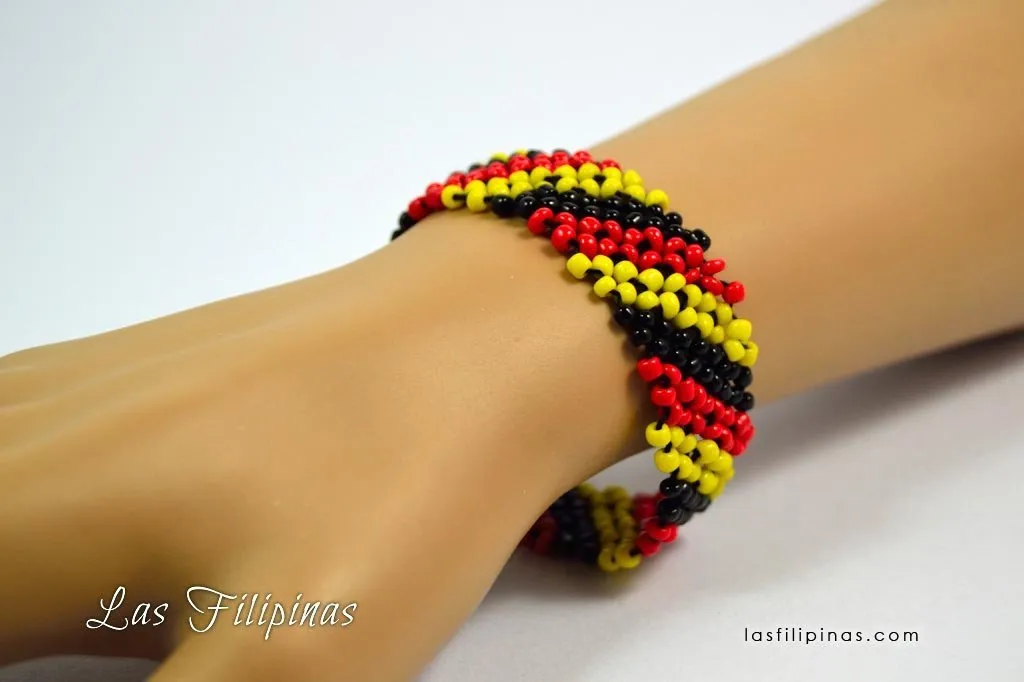 TRIBAL BRACELET - Slender Ethnic Mandaya Beaded Design