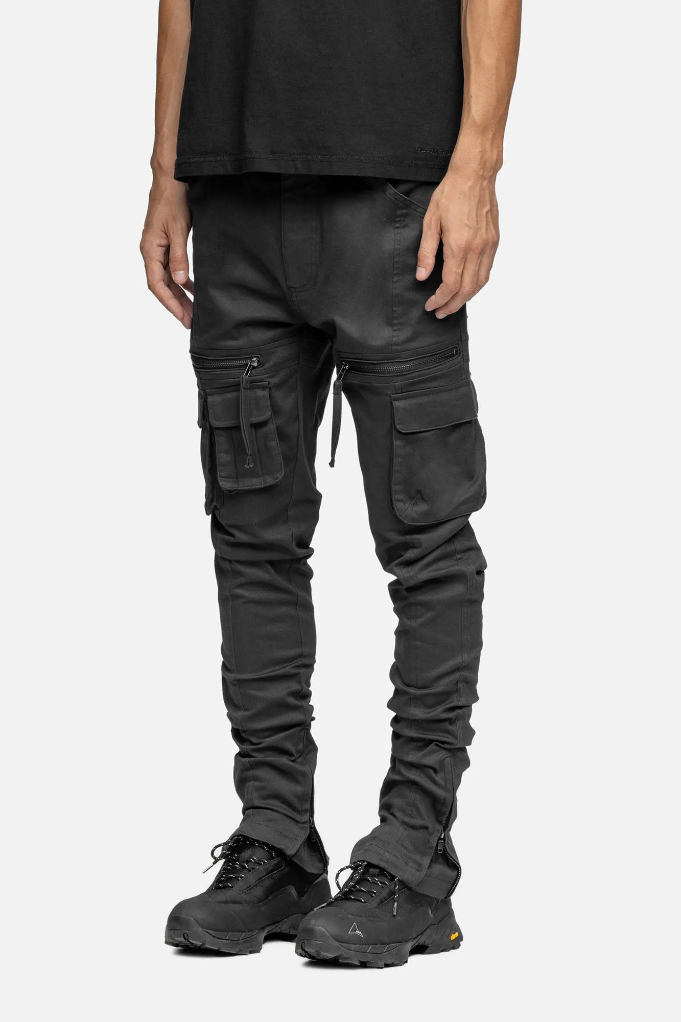 V5 CARGO BLACK