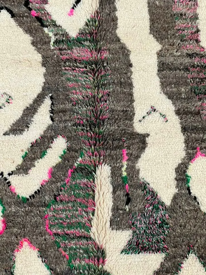 Vintage Moroccan area rug from Azilal, Wool and Thread, 6.82ft x 4.59ft or 208cm x 140cm