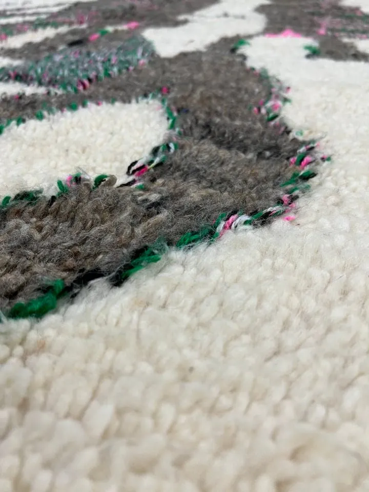 Vintage Moroccan area rug from Azilal, Wool and Thread, 6.82ft x 4.59ft or 208cm x 140cm